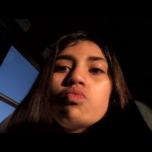 Meet your Posher, Stefany